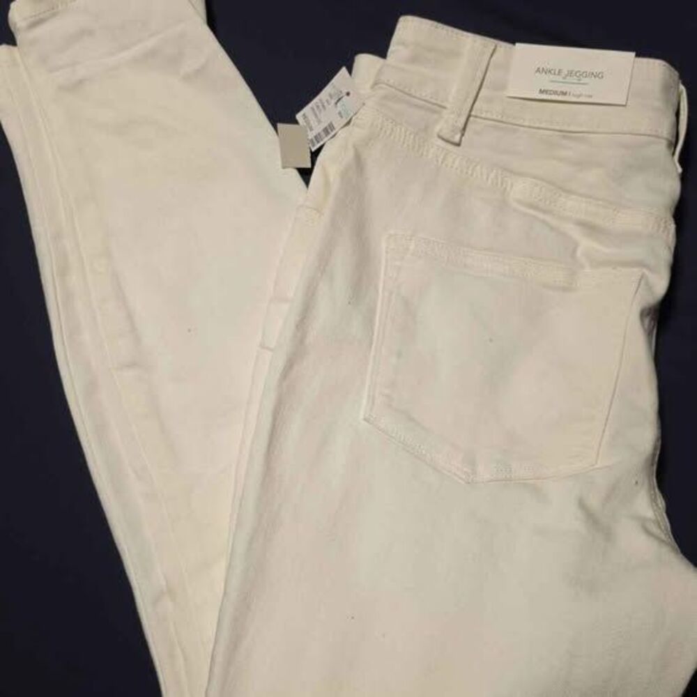 Maurices White High Rise Ankle Jegging Medium